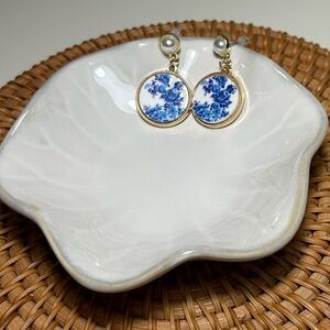 Elegant Vintage Style Blue Floral Earrings